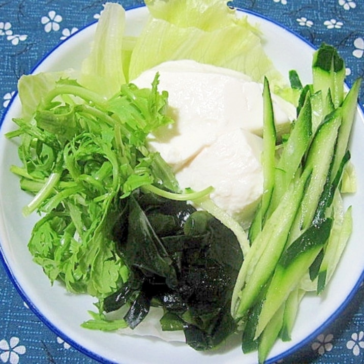 サラダ春菊と豆腐の和風サラダ